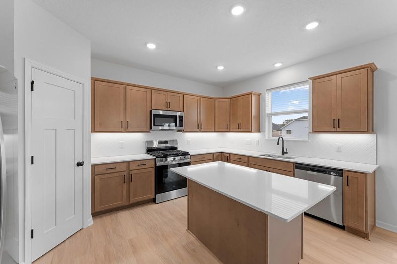 6398 Jarvis Ave, Cottage Grove, MN 55016