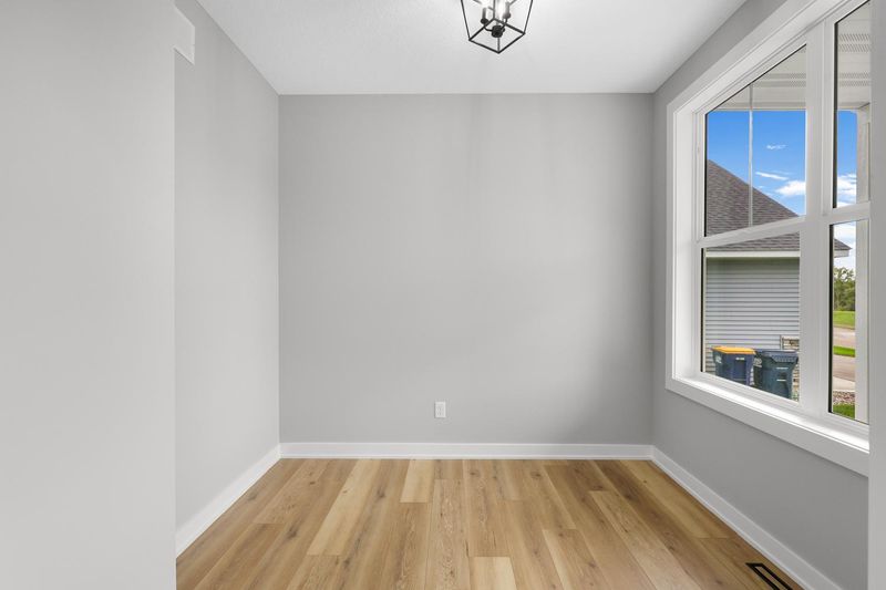 9798 Oxford Ln, Elko New Market, MN 55020