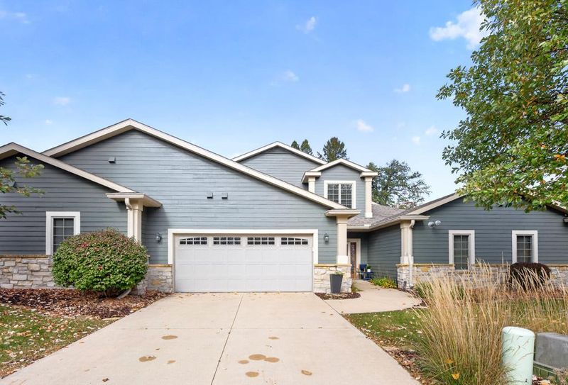 671 Panorama Cir NW, Rochester, MN 55901