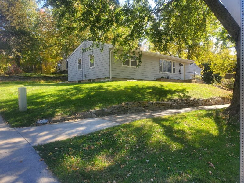 103 5th Ave SW, Faribault, MN 55021