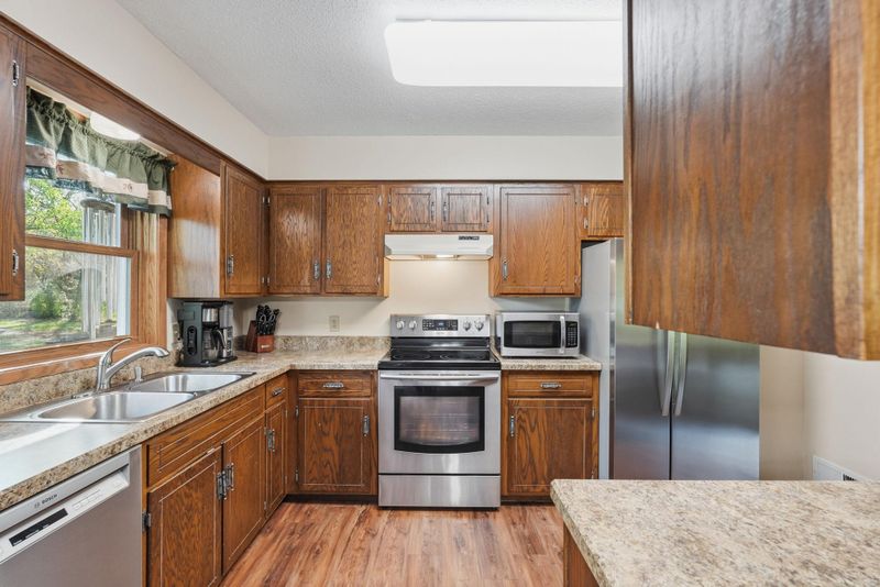16701 Upper 4th St N, Lakeland, MN 55043