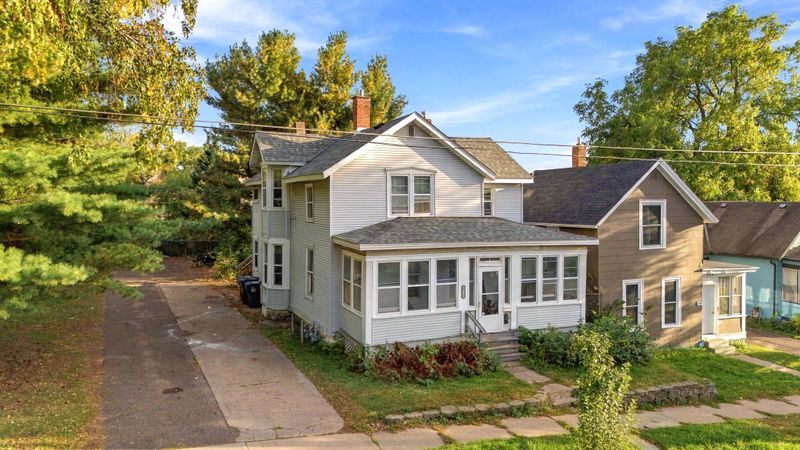 696 5th St E, Saint Paul, MN 55106