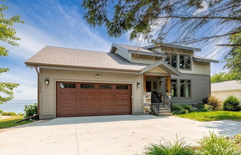 5220 London Rd, Duluth, MN 55804