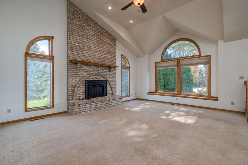 104 Wadsworth Dr, Mankato, MN 56001