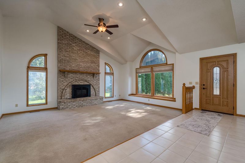 104 Wadsworth Dr, Mankato, MN 56001