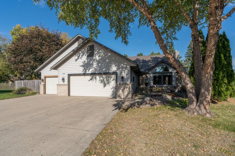104 Wadsworth Dr, Mankato, MN 56001