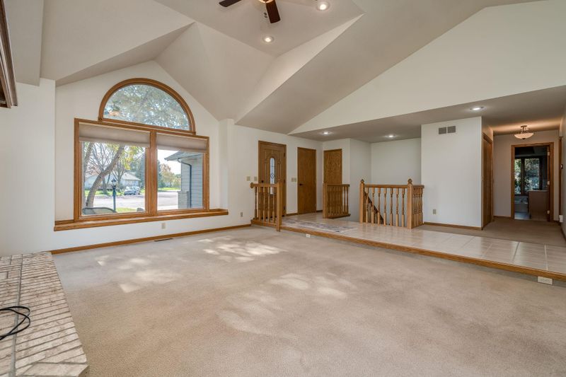 104 Wadsworth Dr, Mankato, MN 56001