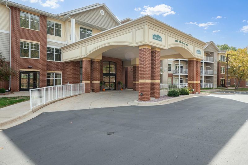 1880 3rd Ave NW #318, Rochester, MN 55901