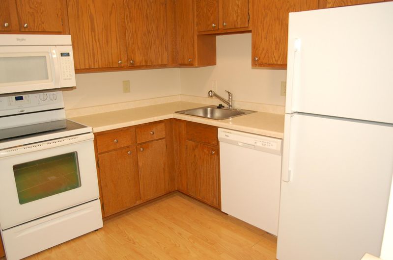 1887 Silver Bell Rd #219, Eagan, MN 55122