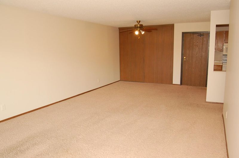1887 Silver Bell Rd #219, Eagan, MN 55122