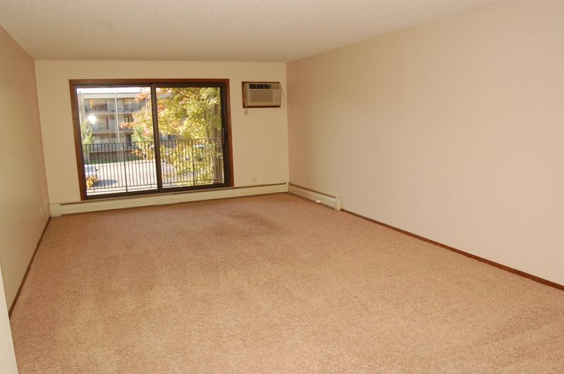 1887 Silver Bell Rd #219, Eagan, MN 55122