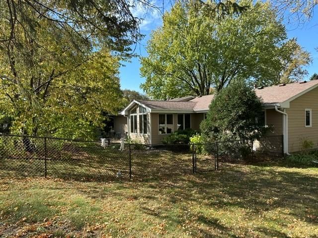 3301 Selkirk Dr, Burnsville, MN 55337