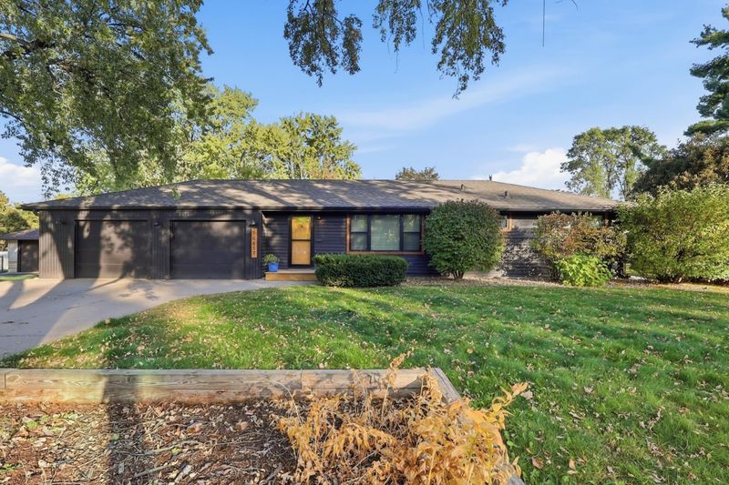 10617 Thomas Ave S, Bloomington, MN 55431
