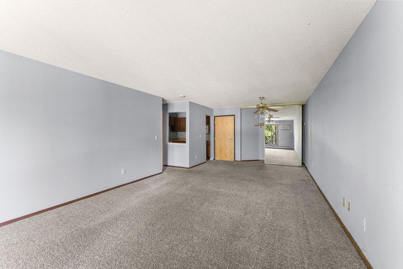 3155 Coachman Rd #308, Eagan, MN 55121