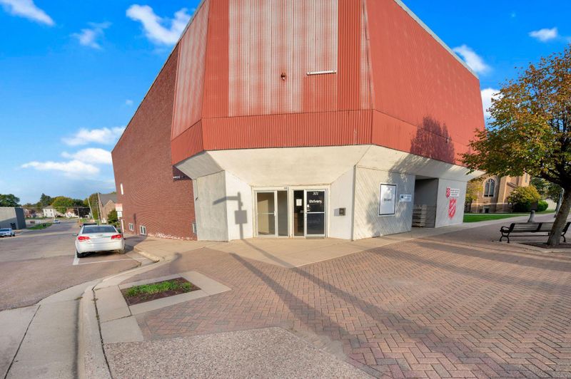 301 Downtown Pz, Fairmont, MN 56031