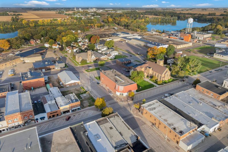 301 Downtown Pz, Fairmont, MN 56031