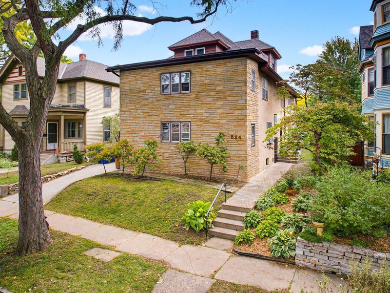 524 Dayton Ave, Saint Paul, MN 55102
