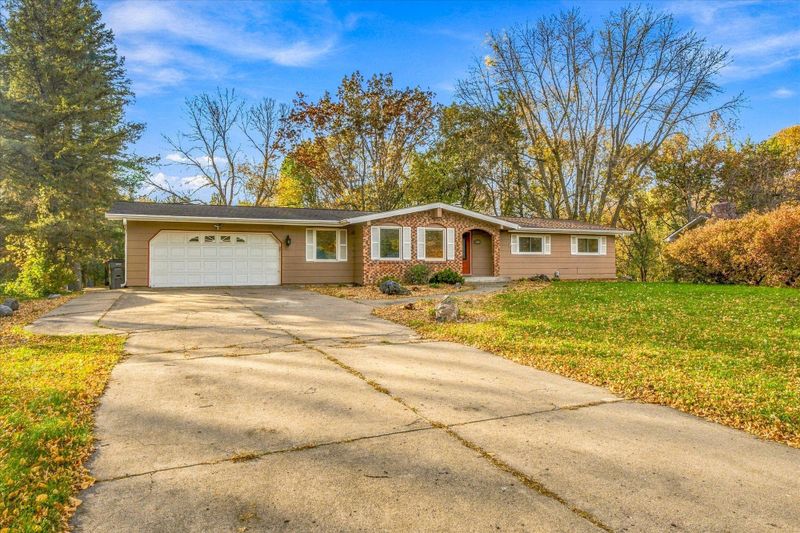 651 Sunset Ln N, Cambridge, MN 55008