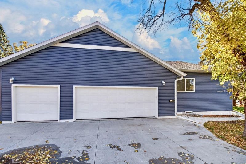 1105 E Mount Faith Ave, Fergus Falls, MN 56537