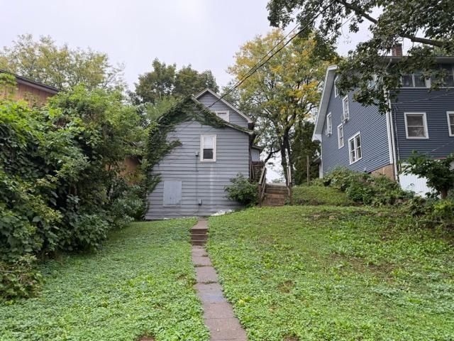 606 Cook Ave E, Saint Paul, MN 55130