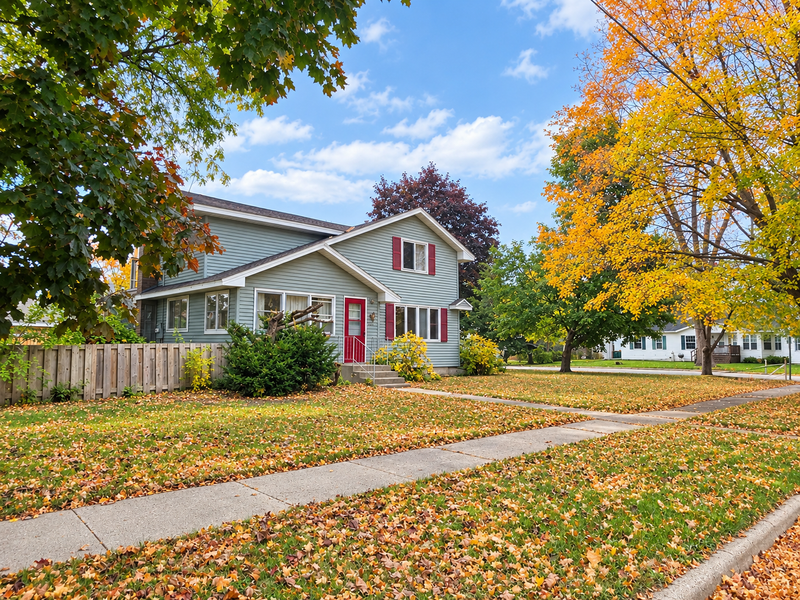 610 2nd St N, Dassel, MN 55325