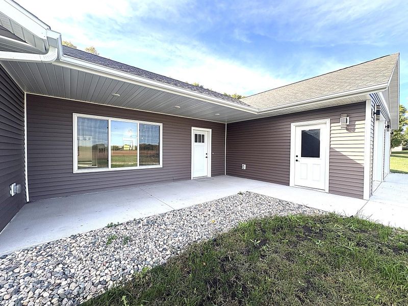 211 Bryce Ave, Lowry, MN 56349