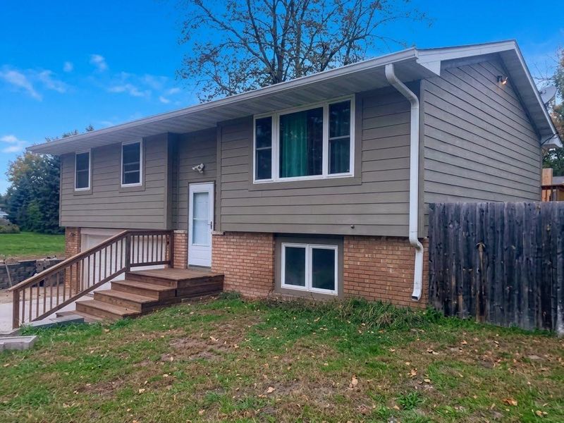 12520 Pineview Trl, Dayton, MN 55327