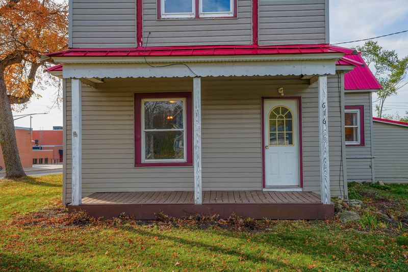 616 E Butternut Ave, Luck, WI 54853