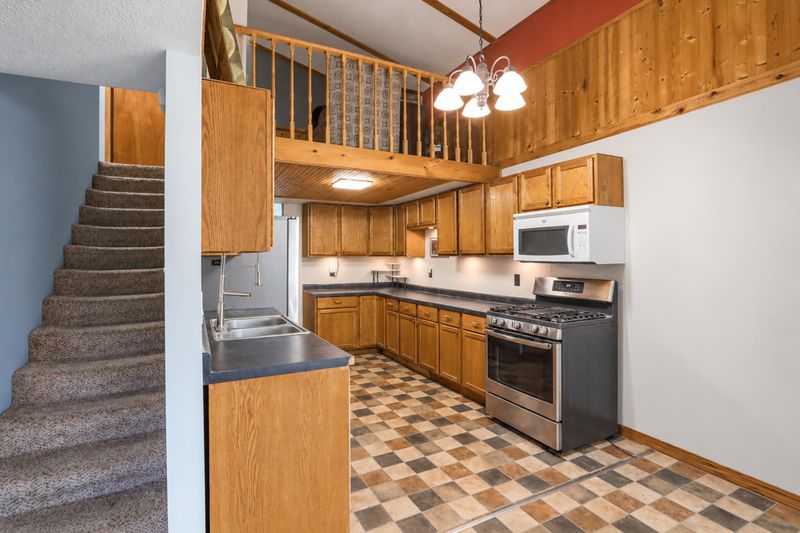 2904 11th St NE, Austin, MN 55912