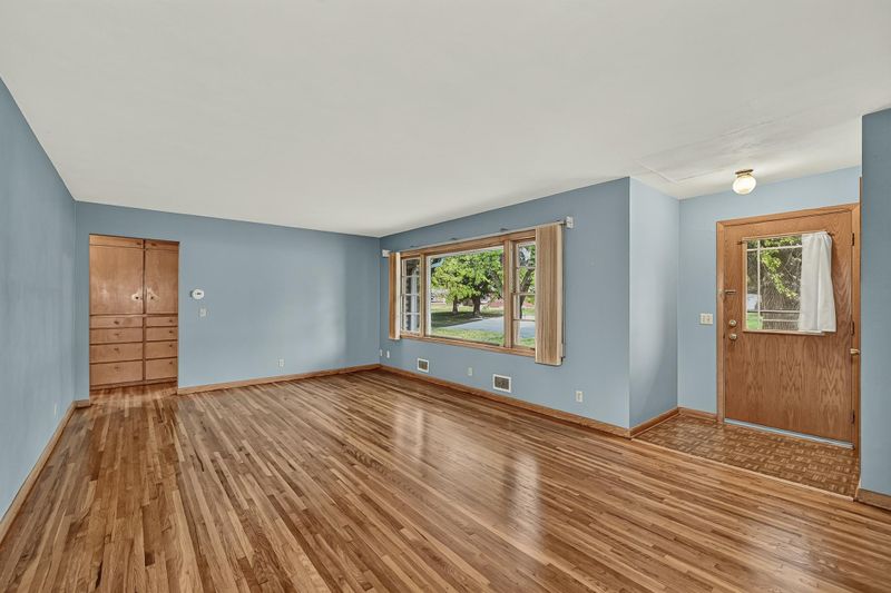 615 Hillcrest Ave, Owatonna, MN 55060