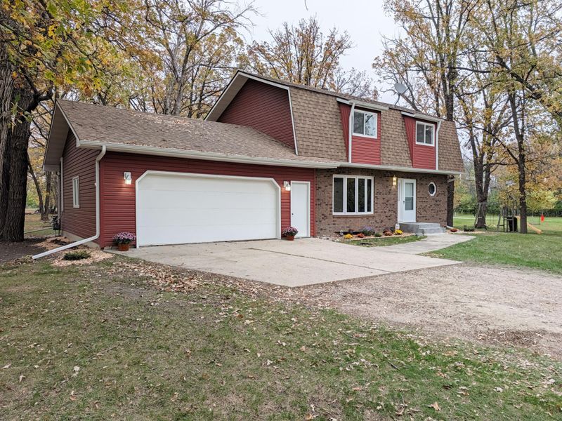 5902 3rd St N, Moorhead, MN 56560