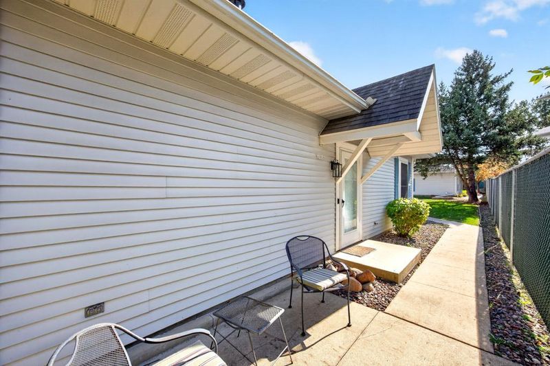 1935 Cabernet Ln NW, Rochester, MN 55901