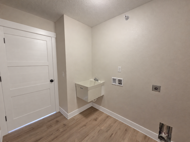 2119 Lunden St, Saint Peter, MN 56082