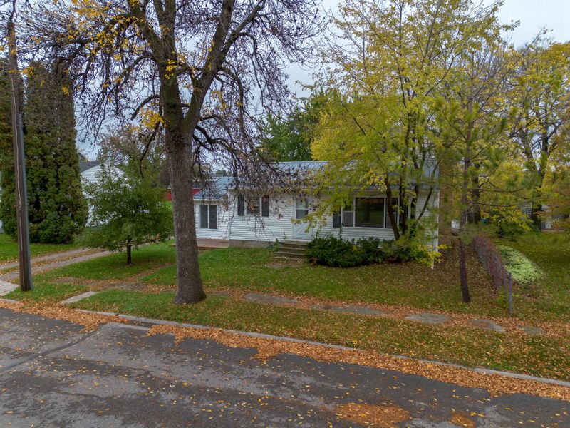 216 1st Ave E, Halstad, MN 56548