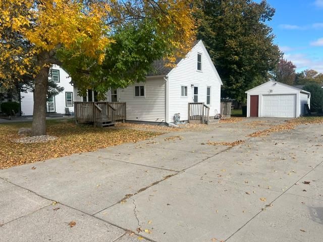 611 S Swift Ave, Litchfield, MN 55355