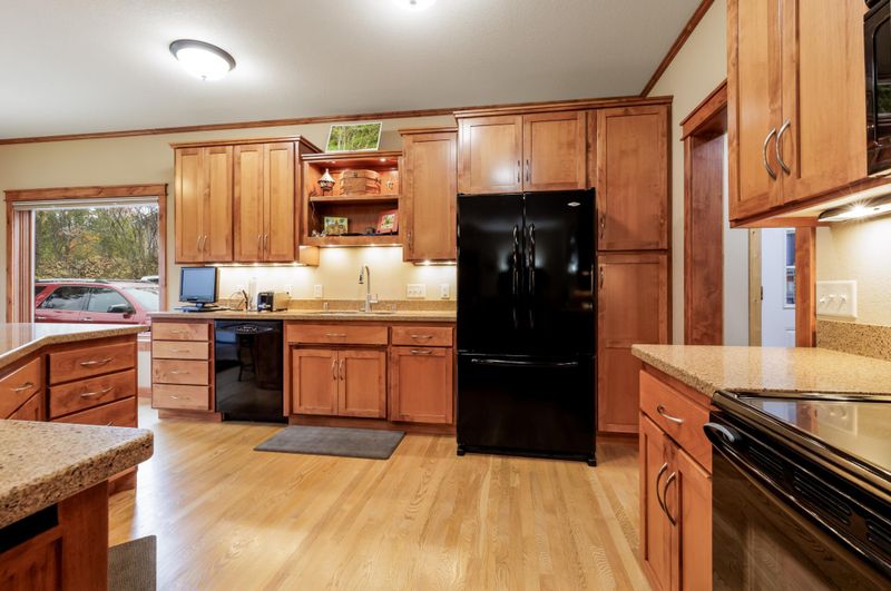 204 Ridge Dr, Brainerd, MN 56401