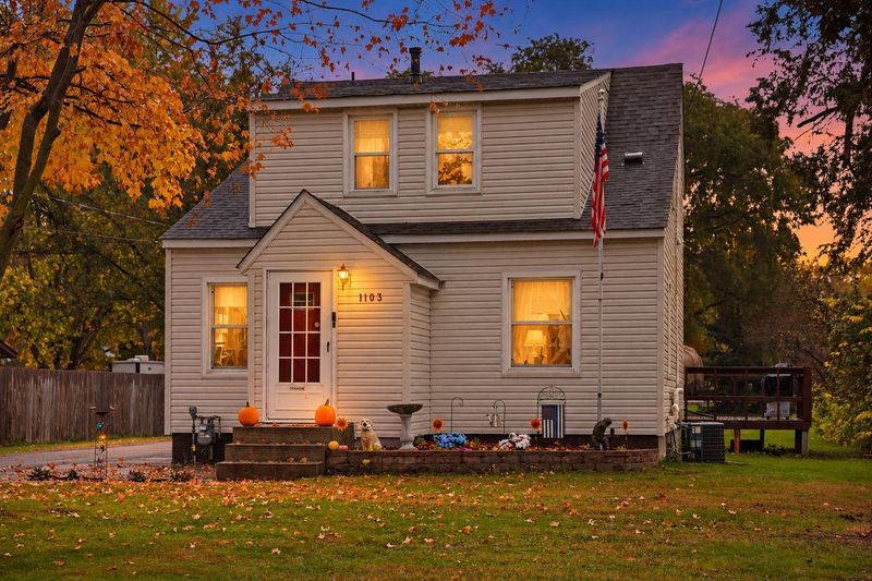 1103 6th St NW, Faribault, MN 55021