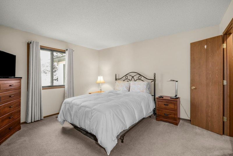 14312 Glenda Dr, Apple Valley, MN 55124