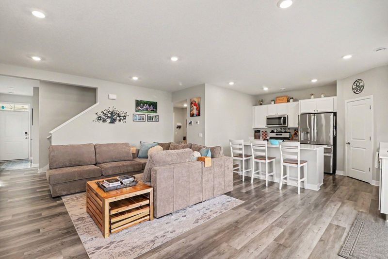 246 Snowdrop Trl, Waconia, MN 55387
