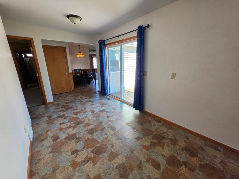 521 Parnell St, Iona, MN 56141