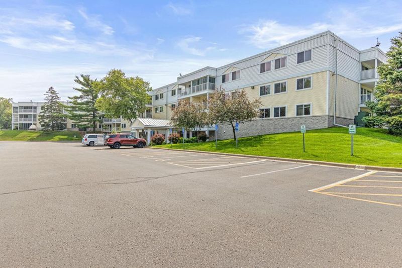 132 Demont Ave E #136, Little Canada, MN 55117