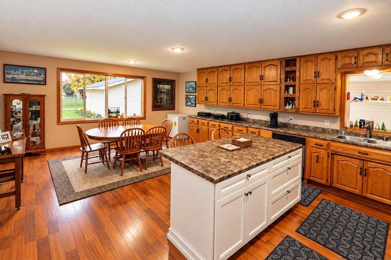 407 8th St SW, Little Falls, MN 56345
