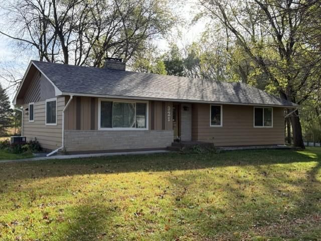 921 S Meadow Rd, Litchfield, MN 55355
