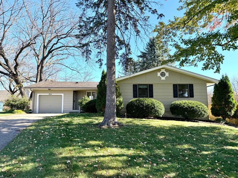 1211 Archibald Ct, Northfield, MN 55057