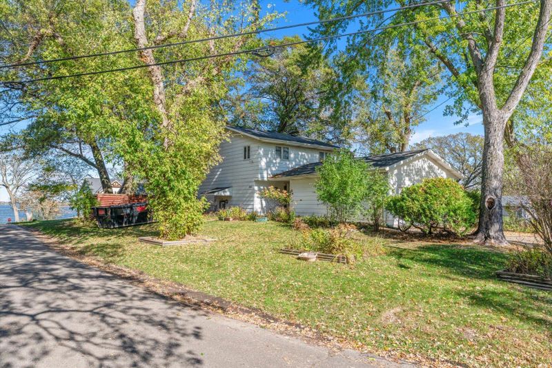 5188 West Ave, White Bear Lake, MN 55110