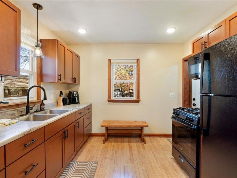 21 1st St SE, Crosby, MN 56441