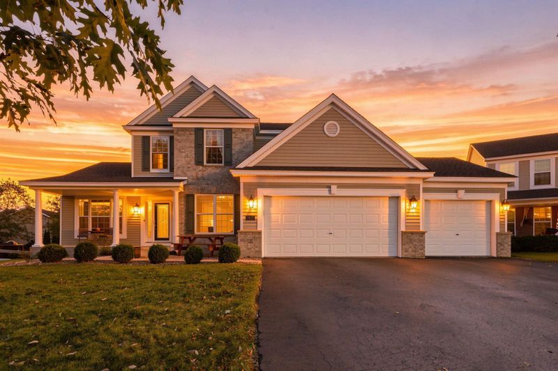 2421 Golf Pl, Woodbury, MN 55129