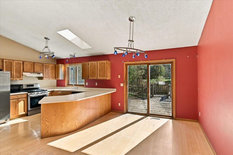 6701 13th St Cir N, Oakdale, MN 55128