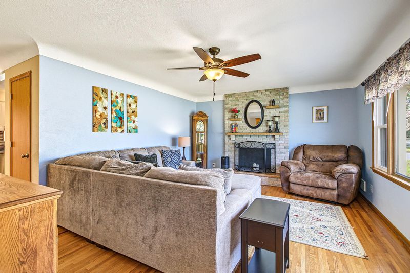 410 Thompson Ave E, West Saint Paul, MN 55118