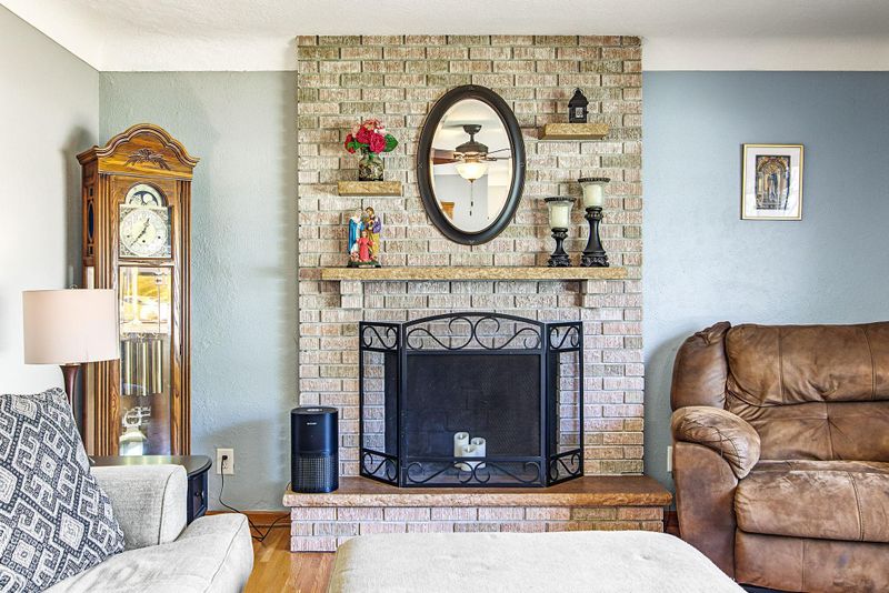 410 Thompson Ave E, West Saint Paul, MN 55118